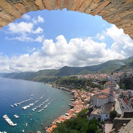 Chianalea - *