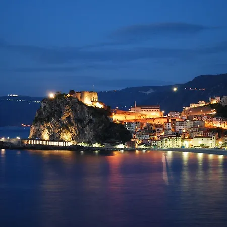 Chianalea - * Scilla